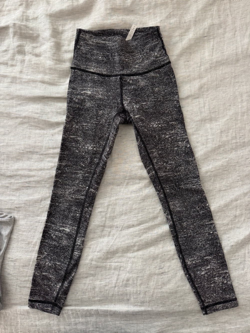 Lululemon. Size 4. High-Waist Marled Black & White Leggings